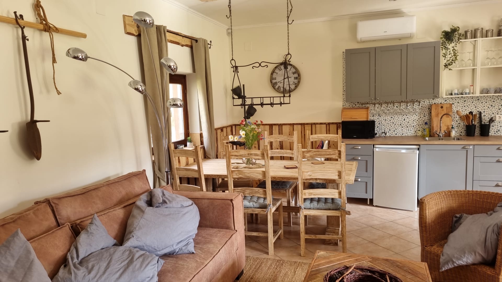 73930835-c423-4f33-82de-11246a3e71fc